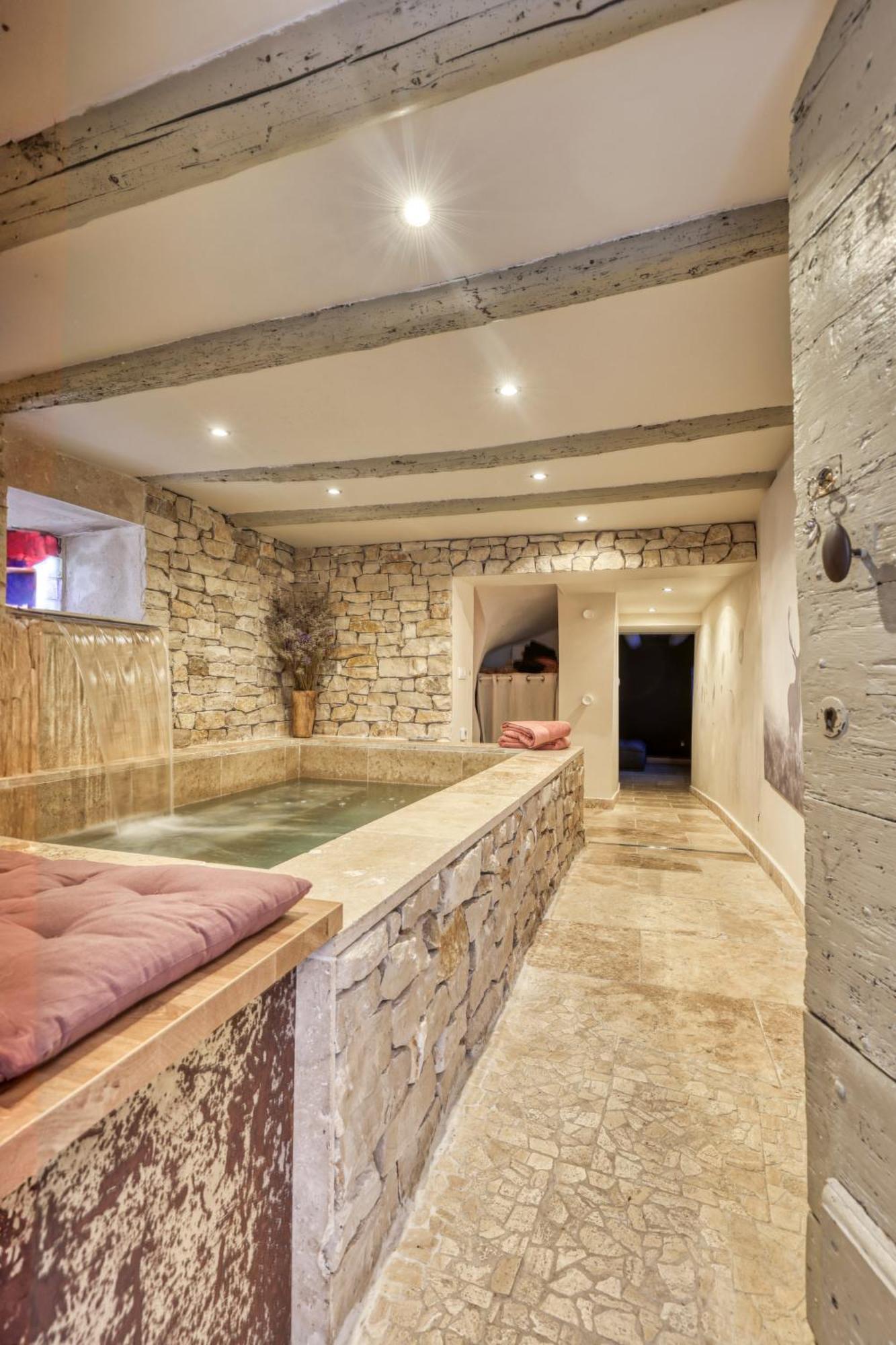 Les Jasmins En Provence LʼIsle-sur-la-Sorgue